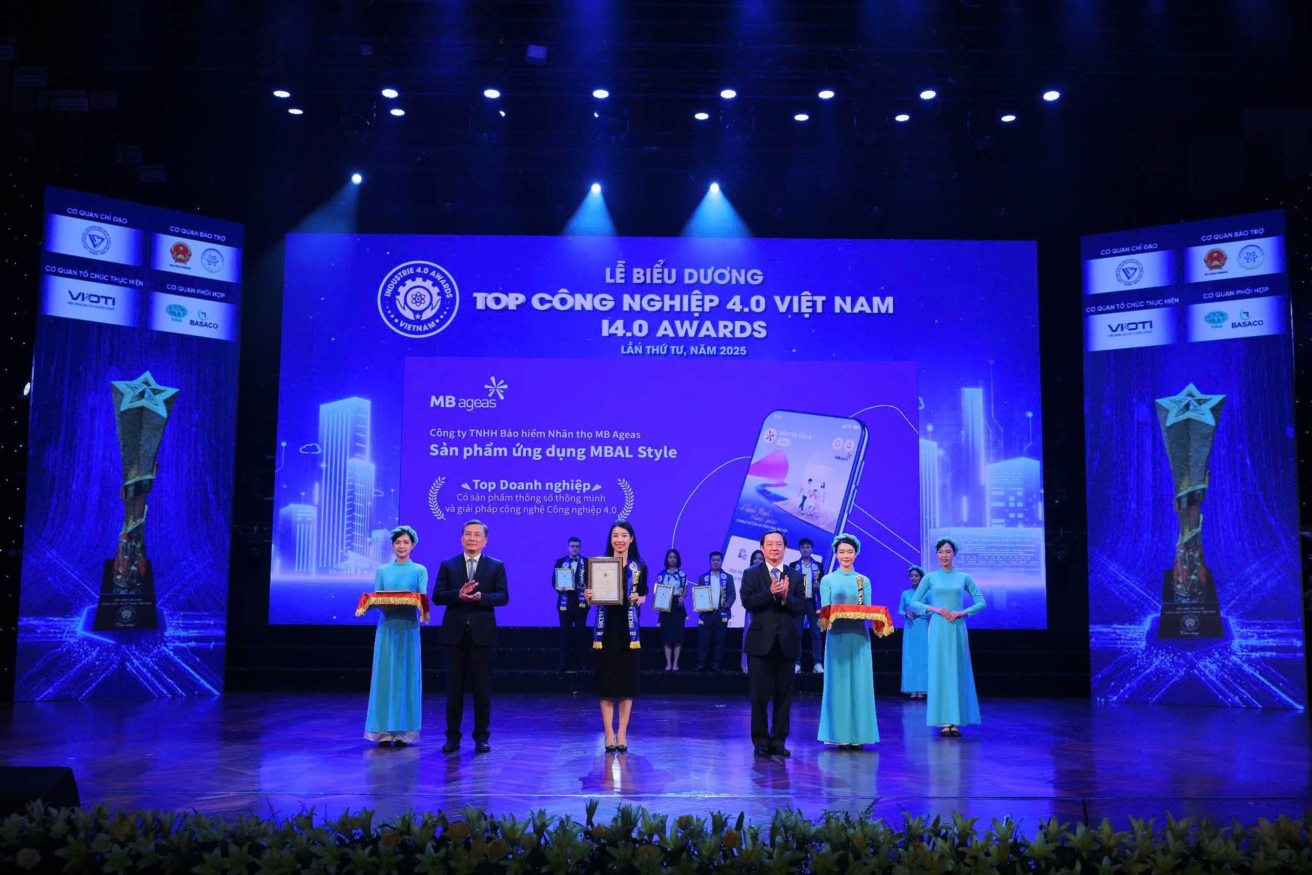 MB AGEAS LIFE ĐƯỢC VINH DANH TOP DOANH NGHIỆP CÓ SẢN PHẨM SỐ THÔNG MINH NĂM 2025